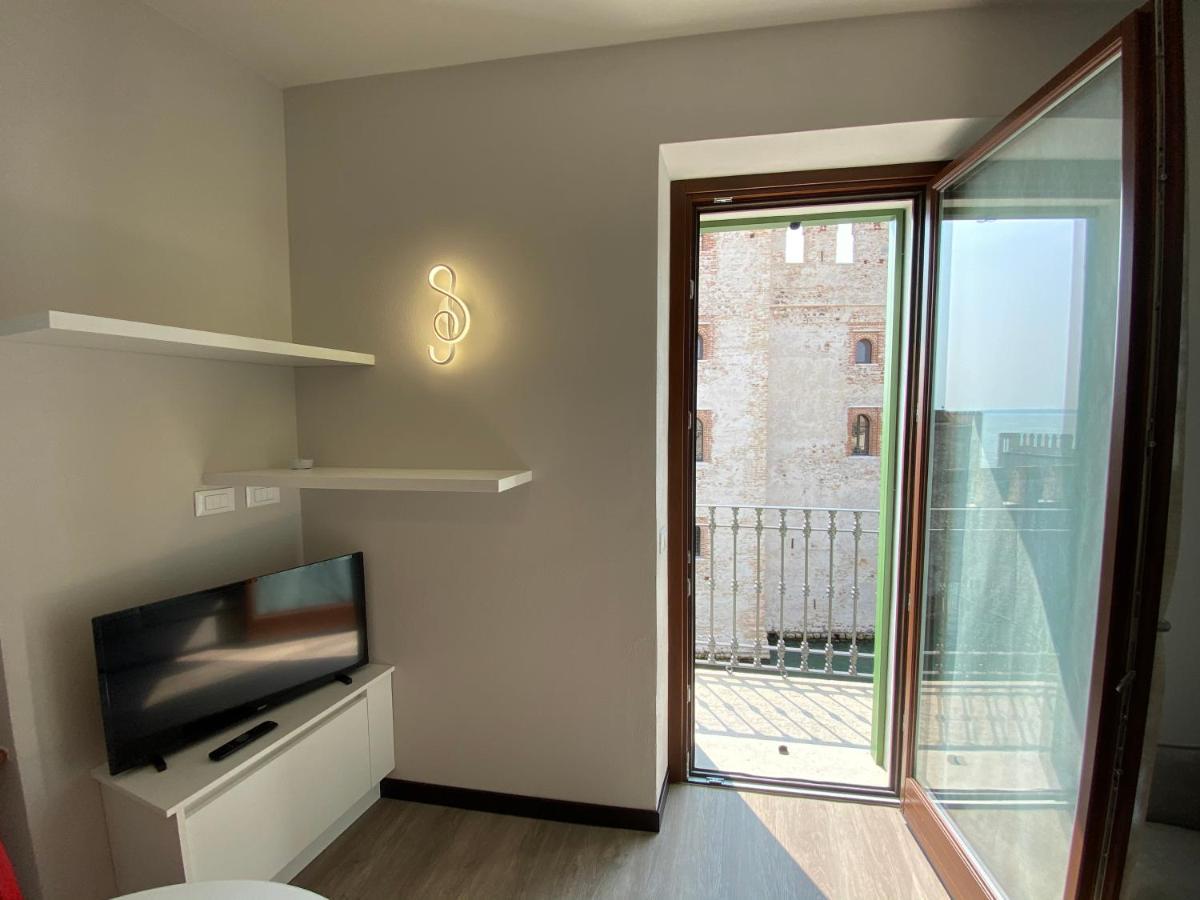 Castello Mavino Apartment Sirmione Bagian luar foto