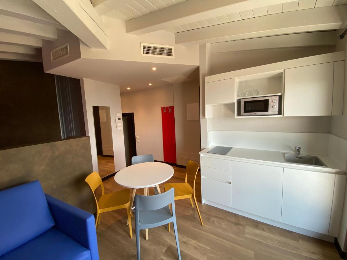 Castello Mavino Apartment Sirmione Bagian luar foto