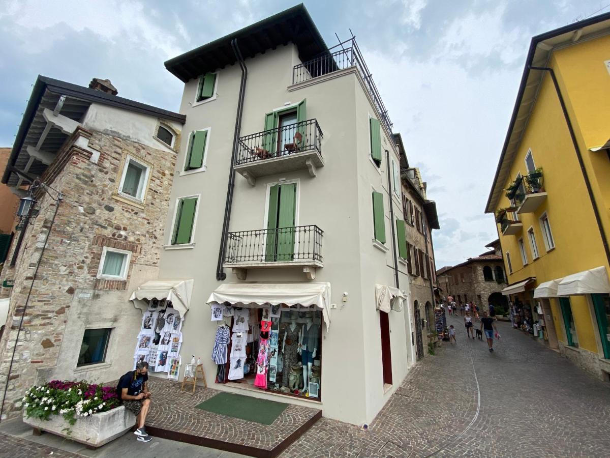 Castello Mavino Apartment Sirmione Bagian luar foto